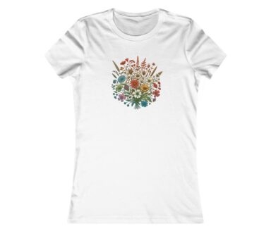 Camiseta blanca con estampado floral