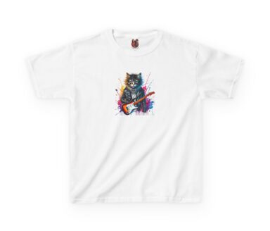 Camiseta blanca con diseño de gato tocando la guitarra