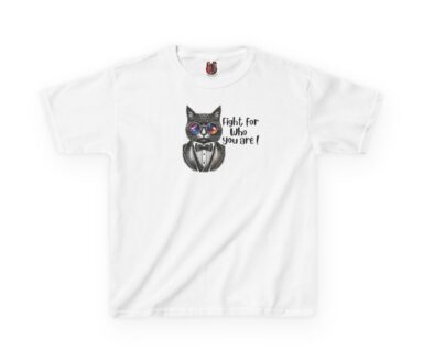 Camiseta blanca con ilustración de gato