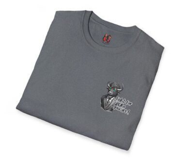 Camiseta gris con diseño gráfico